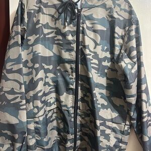 Men's Gray Camouflage Hooded Jacket